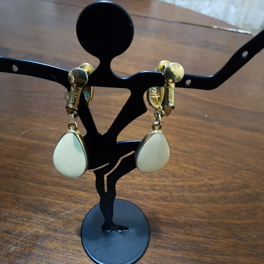 1960s Jewelry Designer Goldette enamel ivory gold teardrop dangle clip on